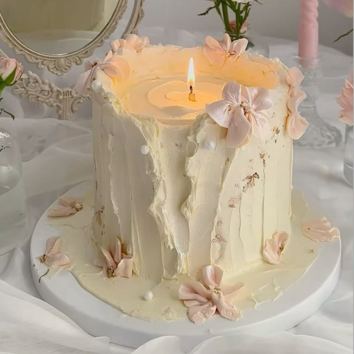 Luxe Cakes and Cupcakes