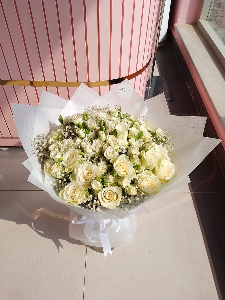 Majesté Blanche - The XL Luxury Bouquet