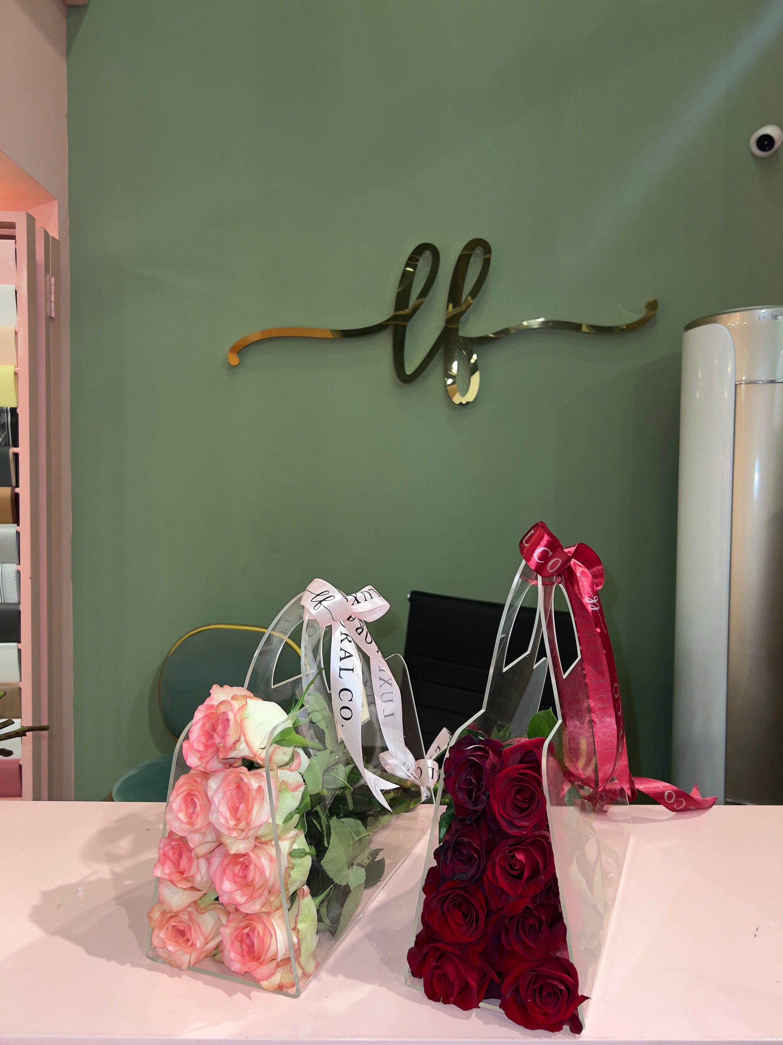 The Luxe Rose Carrier